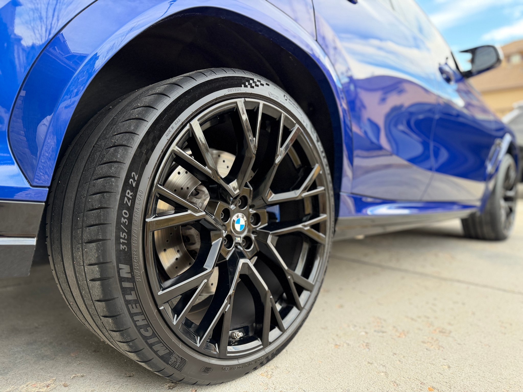 2021 BMW X6M Competition wheel detail